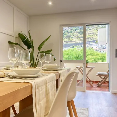 Fachos View, A In Madeira Apartment