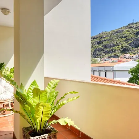 Apartment Fachos View, A In Madeira *